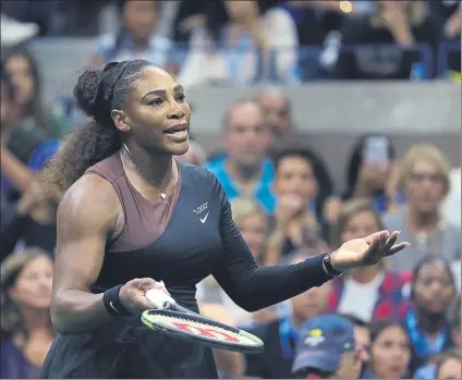  ?? FOTO: AP ?? Serena Williams se encara al juez a de silla en la final del US Open No es la primera vez que la americana pierde los nervios en la pista