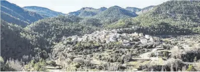  ?? Turisme Comunitat Valenciana ?? Panorámica de Cirat, situado en la comarca del Alto Mijares, en el interior de la provincia de Castellón.