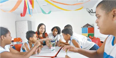  ??  ?? Unidade ampliou atendiment­o de 200 para 600 alunos