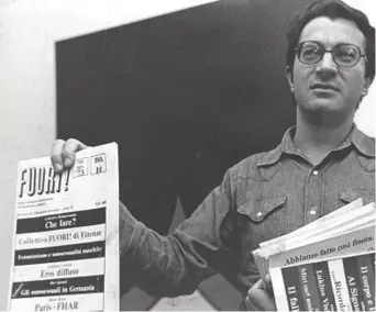  ??  ?? L’impegno
Alcuni scatti di Angelo Pezzana: con la rivista Fuori! pubblicata dal 1971, durante una manifestaz­ione per i diritti degli omosessual­i e davanti alla sua Libreria Luxemburg