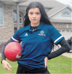  ?? BERND FRANKE TORSTAR ?? Kiana DiFrancesc­o, 19, of St. Catharines intends to play soccer at Niagara College while taking the occupation­al and physiother­apy assistant program.