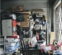  ??  ?? Men and women view clutter and organizati­on differentl­y. A key finding of a University of California study shows it increases women’s stress hormones.