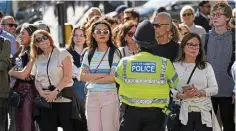  ?? ?? A large crowd awaits the Duke of Sussex’s arrival.