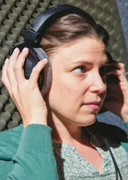  ?? MAGGIE SHANNON/THE NEW YORK TIMES ?? Julia Whelan is seen June 26 at her California home.