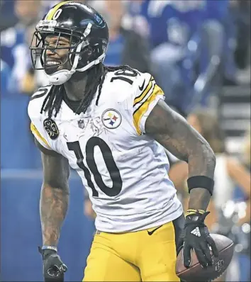  ?? Peter Diana/Post-Gazette photos ?? Martavis Bryant’s catch on the 2-point conversion in the fourth quarter Sunday tied the score, 17-17. The Steelers would go on to beat the Colts, 20-17, at Lucas Oil Stadium in Indianapol­is.