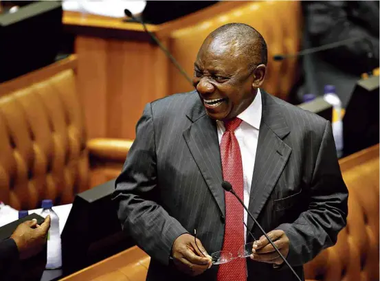  ?? Mike Hutchings/Reuters ?? Cyril Ramaphosa, eleito para presidir a África do Sul até o pleito do ano que vem, chega ao Parlamento, na Cidade do Cabo, nesta quinta-feira (15)