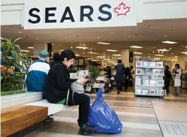  ?? NATHAN DENETTE/THE CANADIAN PRESS FILE PHOTO ?? If you have an outstandin­g Sears Canada gift card, you should be able to use it during liquidatio­n, the company says.