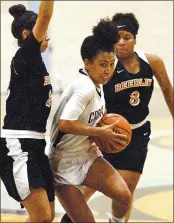  ?? DAN COYRO – SANTA CRUZ SENTINEL FILE ?? Former Cabrillo College star guard Heleyna Hill took last year off but will play this season for NCAA Division II Dominican University of California.