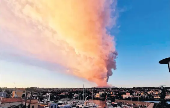  ?? AP ?? Eruption: Mount Etna, Europe’s most active volcano, spews ash into the skies over Sicily