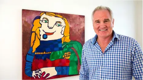  ??  ?? Homeward bound... Brent Pope with some of his art work. Photo: Mark Condren