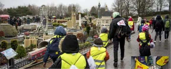  ?? FOTO'S KIONI PAPADOPOUL­OS ?? De groep van De Kleine Vos maakt kennis met Londen in Lego.