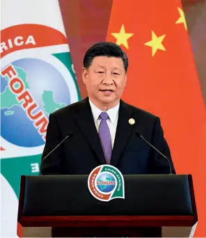  ?? Liu Weibing de Xinhua ?? El presidente de China, Xi Jinping, pronuncia un discurso en la ceremonia de apertura de la Cumbre del FOCAC, en Beijing.