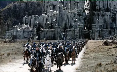  ??  ?? FIGHT ON
From top: Ian Mckellen as Gandalf; Orlando Bloom’s Legolas rides into battle; Viggo Mortensen’s Aragorn leads the troops.