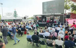  ??  ?? Ridotta Già quest’anno al Parco Nord la Festa dell’Unità è stata ridimensio­nata. Qui a fianco la sala dibattiti principale