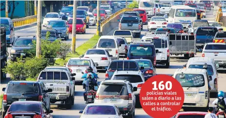  ?? FOTO: M. CUBAS. ?? TRÁFICO. El bulevar del este es uno de los que mayor carga de vehículos recibe diariament­e por los municipios aledaños.