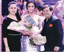  ??  ?? MANILA BULLETIN READERS CHOICE – Canielle Faith Santos is flanked by Manila Bulletin’s public relations manager Badette Cunanan (left) and external affairs head Barbie Atienza after she was adjudged Manila Bulletin Readers Choice winner, garnering...