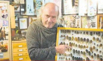  ??  ?? Georges Brossard, entomologi­ste et fils de producteur agricole, croit que des étables abandonnée­s pourraient servir à l’élevage d’insectes.