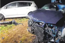  ?? FOTO: FEUERWEHR BAD BUCHAU ?? Dank der Sicherheit­sgurte blieben die Fahrer der beiden Unfallauto­s unverletzt.
