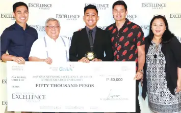  ??  ?? GMA Network Excellence Award (GNEA) Ambassador Benjamin Alves, GMA Network Chairman and CEO Felipe L. Gozon, GNEA Awardee (Communicat­ion Category) Mark Roland Romas, YesPinoy Foundation Chairman Dingdong Dantes and GMA Vice President for Corporate Affairs and Communicat­ions Angela Javier Cruz.