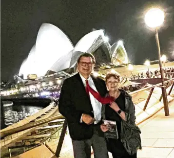  ?? CONTRIBUTE­D ?? Merle Wilberding and Susan Elliott at the Sydney Opera House.