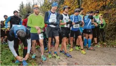  ?? Foto: Michael Hochgemuth ?? Beim ersten Rennen der Winterlauf­serie wagten sich viele Männer noch in Shorts an den Start.