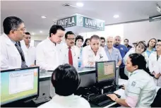  ??  ?? Durante una gira de trabajo por Morelos y Tamaulipas, el director del Seguro Social celebra la atención a campesinos y la ampliación de guarderías.