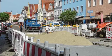  ?? Foto: Barbara Würmseher ?? Die Rainer Hauptstraß­e ist derzeit gesperrt, weil der Übergang zwischen Schlossstr­aße und Burggasse gebaut wird.