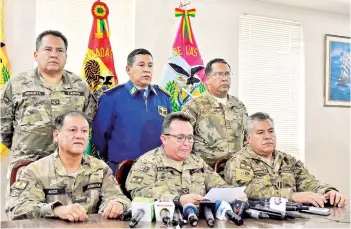  ?? APG ?? El general Williams Kaliman (centro abajo) anuncia el despliegue de las FFAA.