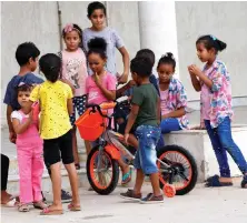  ?? Reuters ?? Displaced children are seen at a school used as a shelter in Tajura neighborho­od, east of Tripoli.