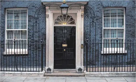  ?? FOTO: IMAGO ?? Nummer 10 Downing Street in London, die offizielle Residenz von Premiermin­isterin Theresa May: „Stillstand bei den Brexit-Gesprächen.“