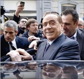  ?? FOTO: EPA/FLAVIO LO SCALZO ?? VILL äTA KAKAN MEN äNDå HA DEN KVAR. Silvio Berlusconi är inte den
lättaste att göra affärer med.
