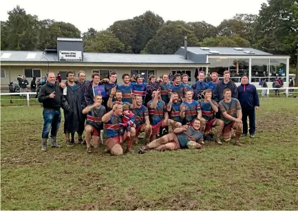  ?? PHOTO: JAMIE SEARLE ?? The Waiau Star team after they went through the 2015 season unbeaten to win the division three competitio­n.