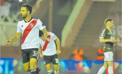  ?? MAXI FAILLA ?? Nacho. El ingresado Scocco metió el segundo gol, también de penal, y aseguró la victoria.