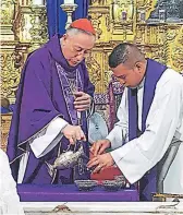  ??  ?? El cardenal Óscar Andrés Rodríguez ofició una misa en la Catedral San Miguel Arcángel.