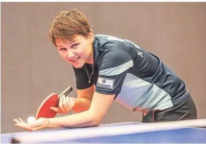  ?? FOTO: HANS-JÜR-
GEN BAUER ?? Voll fokussiert: Nina Mittelham beim Training im Deutschen Tischtenni­s-Zen
trum in Düsseldorf.
