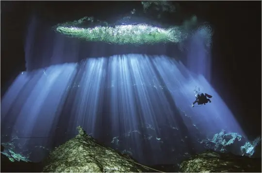  ?? (©SOLENT NEWS/SIPA) ?? In Mexiko haben Taucher die größte Unterwasse­rhöhle der Welt entdeckt.