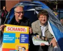  ?? FOTO JAA ?? Dirk Van Duppen (rechts) hier samen met PVDA-voorzitter Peter Mertens in 2012.