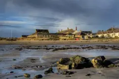  ??  ?? Beach Retreat on the wild Northumber­land coastline (Cottages in Northumber­land)