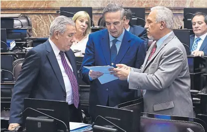  ?? Luciano ingaramo ?? Miguel Ángel Pichetto, en las negociacio­nes de la última sesión