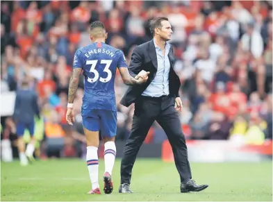  ?? — Gambar AFP ?? HAMPA: Lampard (kanan) jelas kecewa selepas tamat perlawanan Liga Perdana Inggeris di antara Chelsea dan Manchester United di Old Trafford, Manchseter pada Ahad lepas.