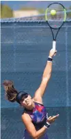  ?? GREG SORBER/ JOURNAL ?? Laura Robson serves to Marina Erakovic on Wednesday at the Coleman Vision Tennis Championsh­ips. Robson, who was eliminated, was once one of the top 40 players in the world.