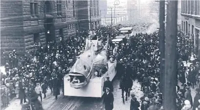  ?? ORIGINAL SANTA CLAUS PARADE ?? The first parade had no floats at all. By 1921, not only were there floats, but they were growing in terms of drama and detail.