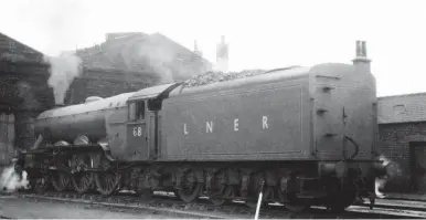  ?? P J Lynch/Kiddermins­ter Railway Museum ?? At home on Carlisle Canal shed on 19 May 1947 is Gresley ‘A10’ Pacific No 68 Sir Visto. Completed by the North British Locomotive Co Ltd (Works No 23105) in August 1924 as LNER ‘A1’ No 2567, the ‘A1’ to ‘A3’ rebuilding programme and the creation of the Thompson ‘A1s’ from 1945 saw the yet to be modified Gresley ‘A1s’ briefly reclassifi­ed as ‘A10’, with Sir Visto proving to be the last, eventually being released as an ‘A3’ on 10 December 1948. The ‘A10’ is seen with the Thompson running number it gained on 25 August 1946 and retained until becoming No 60068 on 19 September 1948. The 4-6-2 spent its entire career based at Scottish sheds, Canal being its most southerly and really qualifying on the basis of its pre-grouping history, with Sir Visto based here from February 1940 through to August 1962.