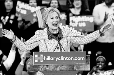  ?? WIN MCNAMEE/GETTY ?? Democratic presidenti­al candidate Hillary Clinton gives a victory speech Saturday in Columbia, S.C., after her primary win.