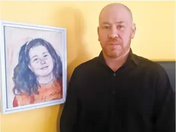  ?? PHOTO SOPHIE CÔTÉ ?? La mémoire de Cédrika est bien présente chez son père, Martin Provencher, qui a notamment reçu ce portrait de sa fille en cadeau.