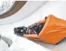  ?? FOTO: SCHNEIDER/OBERHOF-SPORTSTÄTT­EN ?? Ice-Rafting in einer Art Schlauchbo­ot