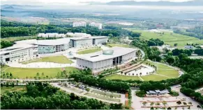  ??  ?? AIMST University’s scenic campus in Semeling, Kedah, affords students a conducive environmen­t to pursue their dreams.