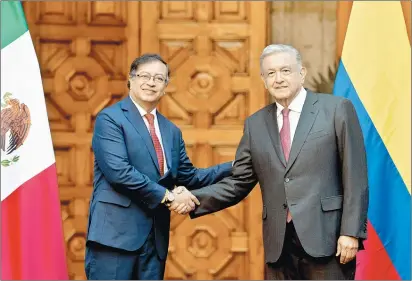  ?? Foto Presidenci­a ?? ▲ Andrés Manuel López Obrador y Gustavo Petro estrechan hermandad entre los pueblos de México y Colombia.