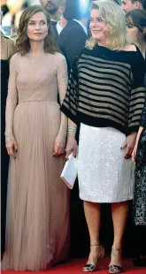  ??  ?? Icone di Francia Le attrici Isabelle Huppert (64 anni, a sinistra) e Catherine Deneuve (73) sul tappeto rosso