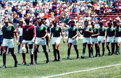  ??  ?? LOCAL. La Selección Mexicana salta a la cancha para enfrentar a su similar de El Salvador.